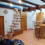 Hotelalternative Deluxe App Erste Etage Mit 2 Schlafzimmer Haus 63 דירה