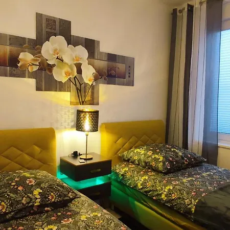 Hotelalternative Deluxe App Erste Etage Mit 2 Schlafzimmer Haus 63 아파트 졸링겐