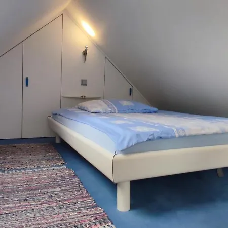 Hotelalternative Deluxe App Erste Etage Mit 2 Schlafzimmer Haus 63 * Solingen