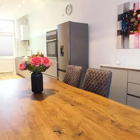 Hotelalternative Deluxe App Erste Etage Mit 2 Schlafzimmer Haus 63 Solingen