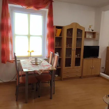 Hotelalternative Deluxe App Erste Etage Mit 2 Schlafzimmer Haus 63 Apartman Solingen