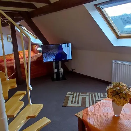 Hotelalternative Deluxe App Erste Etage Mit 2 Schlafzimmer Haus 63 דירה