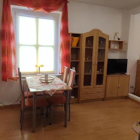 Hotelalternative Deluxe App Erste Etage Mit 2 Schlafzimmer Haus 63 Apartman Solingen